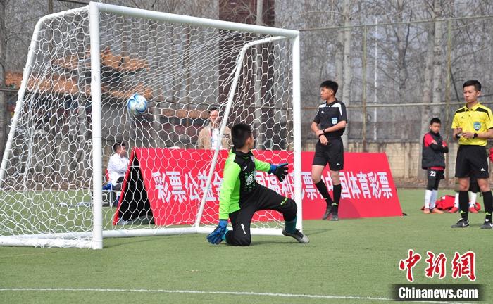 京津冀百队杯足球赛收官 北京踢球者队等分获