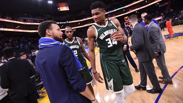 勇士下赛季或引巨星辅佐库里？专家：詹姆斯字