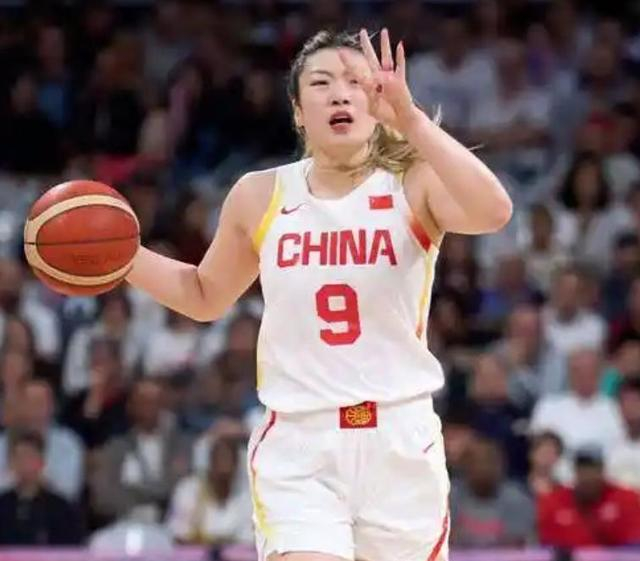 张子宇战术调整成关键 中国女篮险胜捷克锁定世