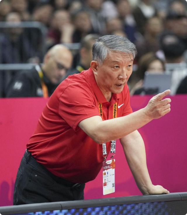 张子宇战术调整成关键 中国女篮险胜捷克锁定世