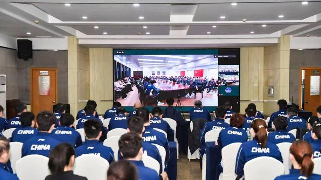 成都集训首日座位引热议，樊振东缺席男团压力