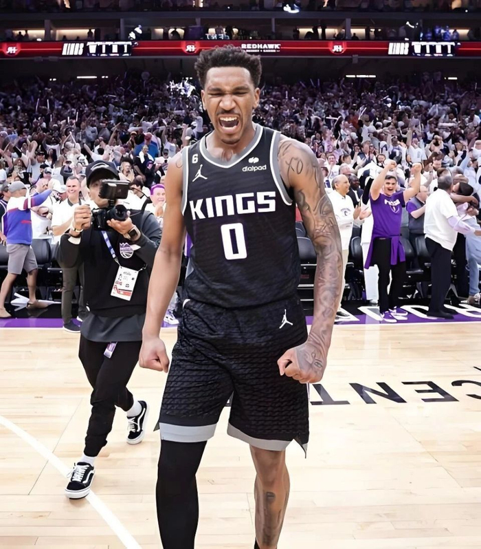 蒙克国王首秀32分创生涯新高 从湖人底薪到联盟