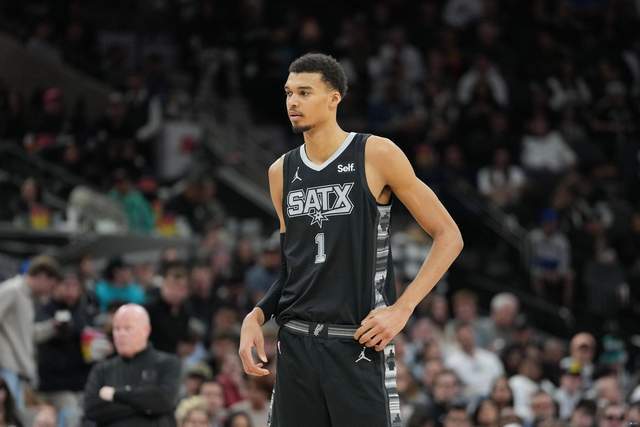 亚历山大与文班亚马巅峰对决：谁将问鼎常规赛