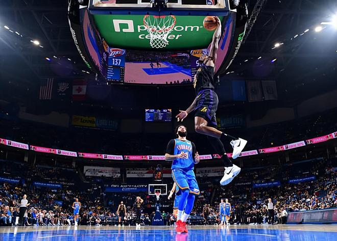 雷霆大胜湖人范德比尔特爆发 雷迪克战术失误引